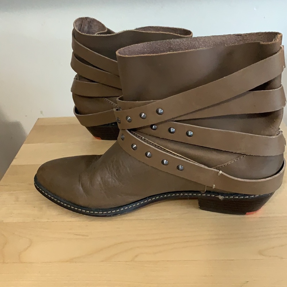 Joe’s jeans booties tan color sz 6 Style SAM
